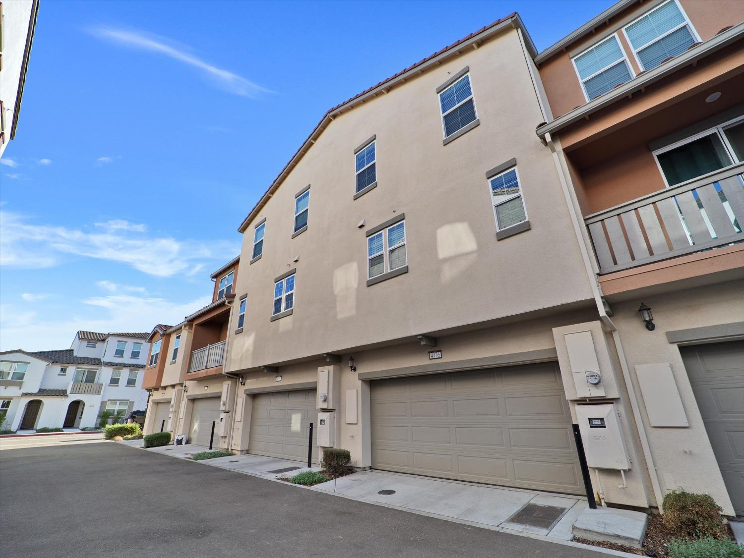 Detail Gallery Image 95 of 97 For 4474 Louvre Ln, Sacramento,  CA 95834 - 4 Beds | 3/1 Baths