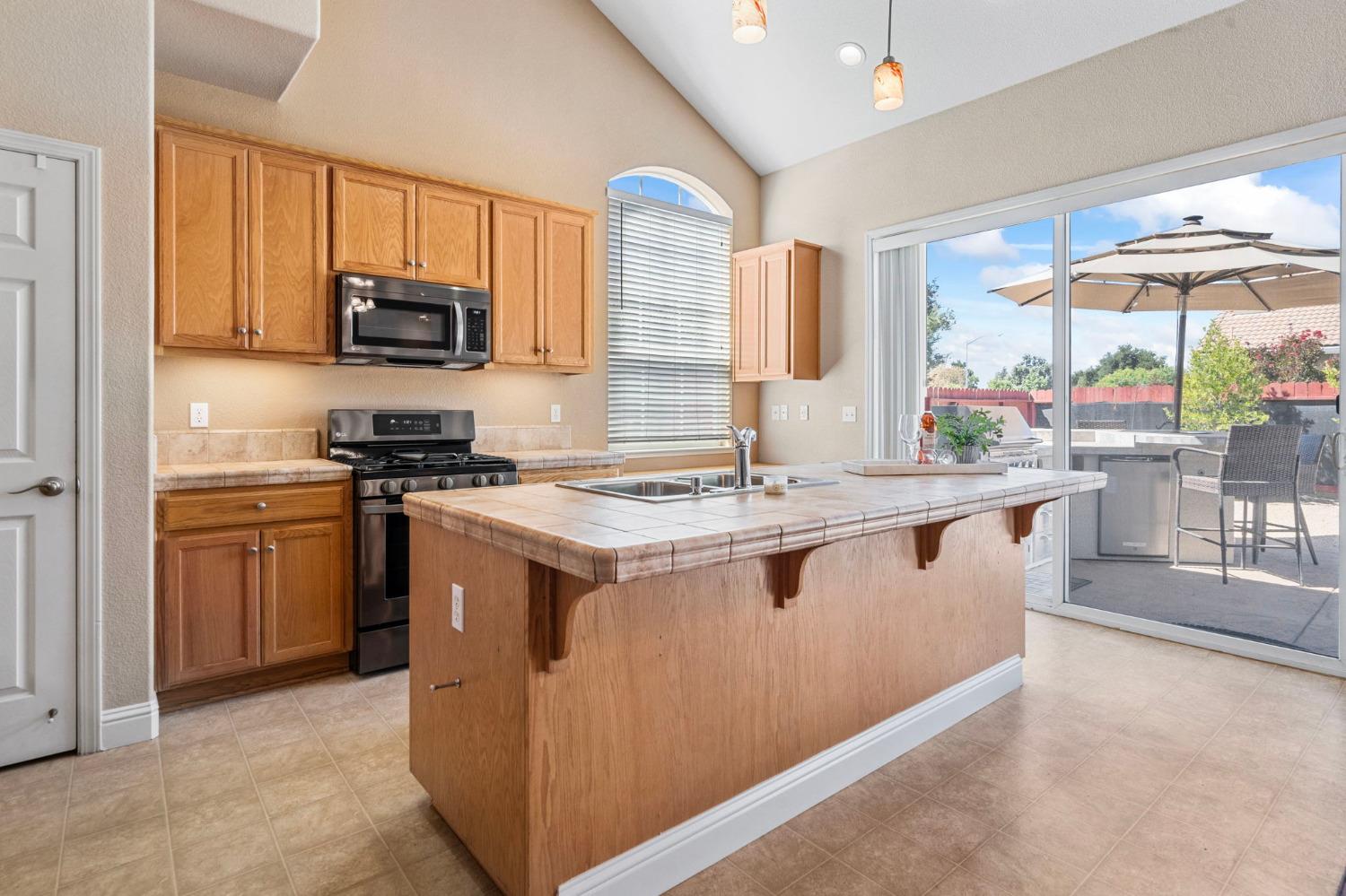 Detail Gallery Image 13 of 35 For 1271 Grange Way, Ripon,  CA 95366 - 3 Beds | 2/1 Baths