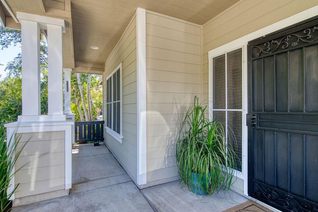 Detail Gallery Image 4 of 34 For 442 Treecrest Cir, Oakdale,  CA 95361 - 3 Beds | 2 Baths