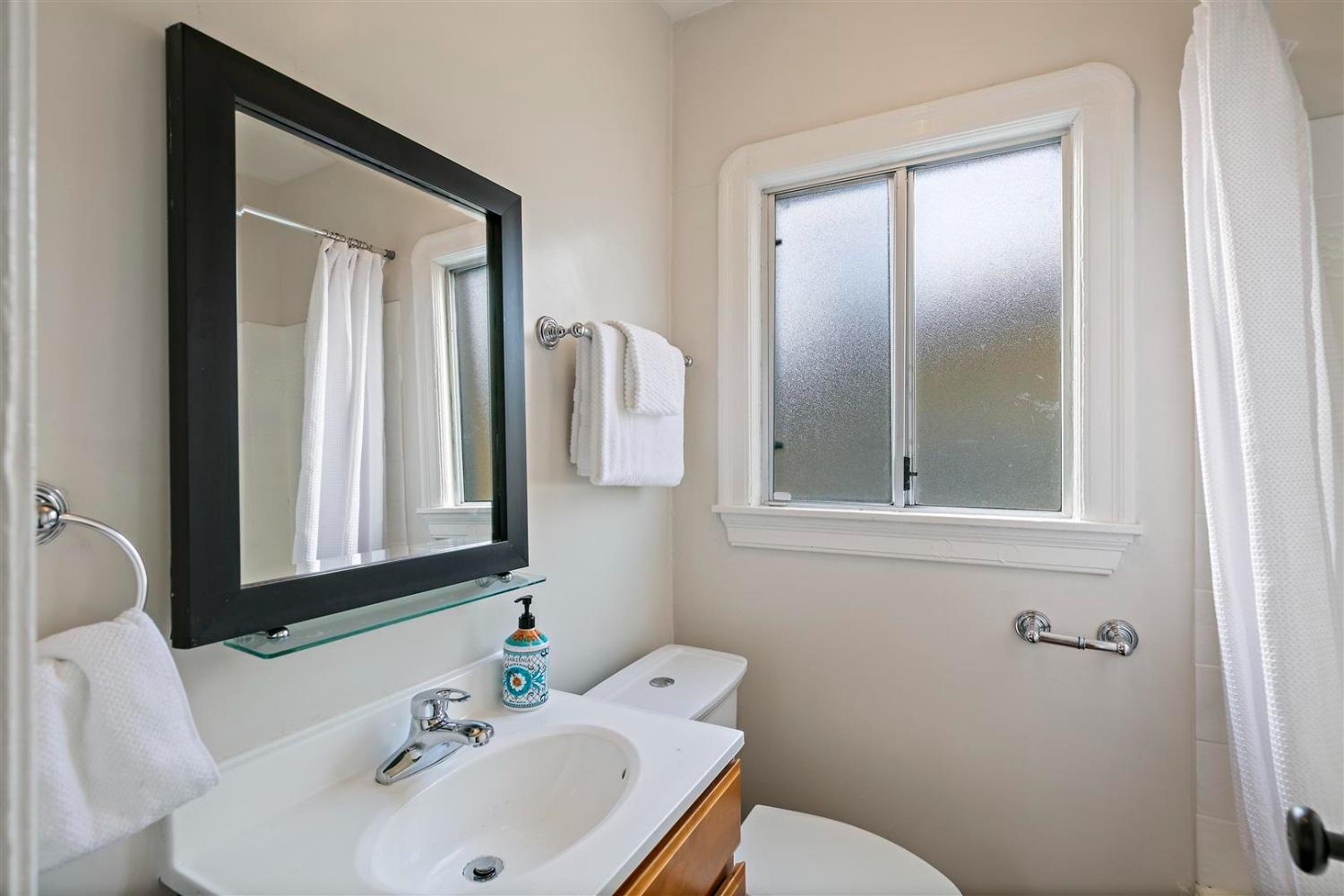 Detail Gallery Image 28 of 39 For 3459 Paxton, Oakland,  CA 94601 - 3 Beds | 2 Baths