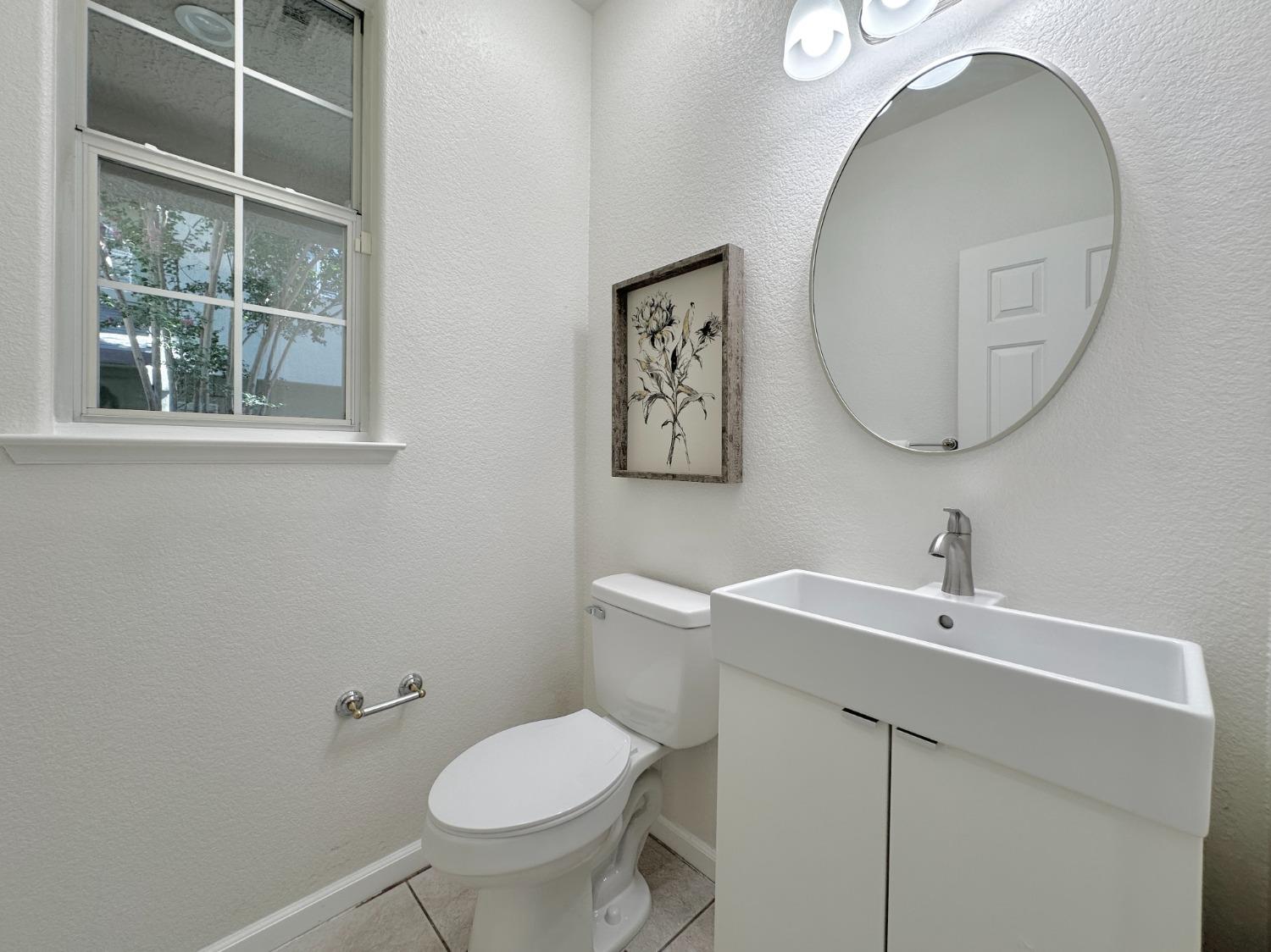 Detail Gallery Image 13 of 26 For 3463 Koso St, Davis,  CA 95618 - 4 Beds | 2/1 Baths