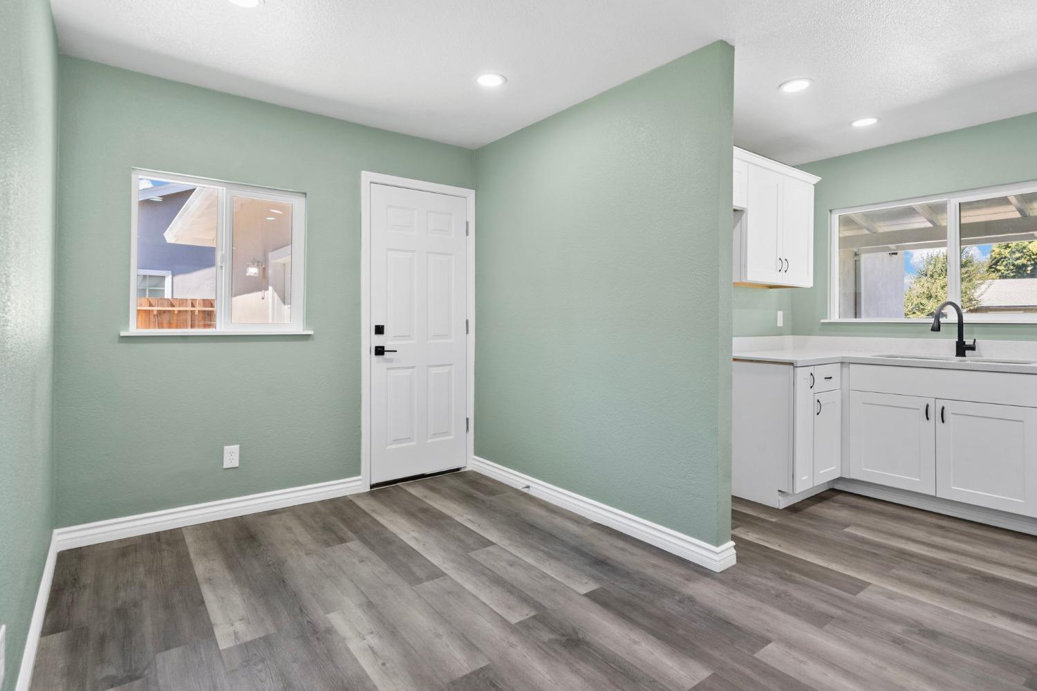 Detail Gallery Image 13 of 28 For 518 Cimarron Ave, Stockton,  CA 95210 - 3 Beds | 2 Baths