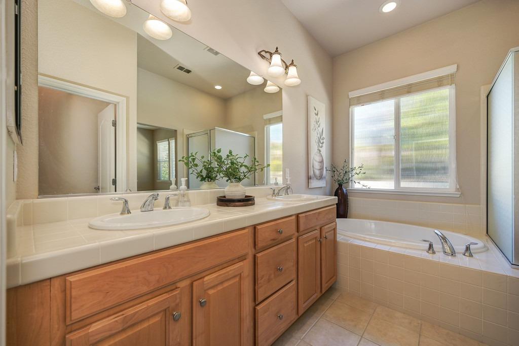 Detail Gallery Image 33 of 49 For 2209 Stockman Cir, Folsom,  CA 95630 - 4 Beds | 2 Baths