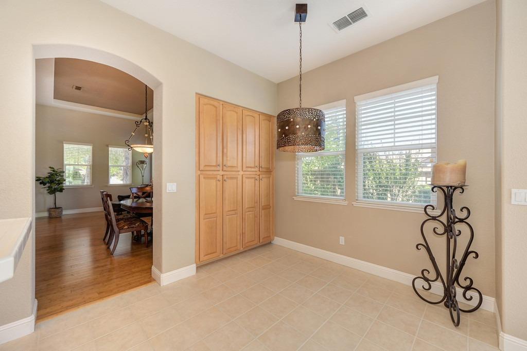 Detail Gallery Image 13 of 49 For 2209 Stockman Cir, Folsom,  CA 95630 - 4 Beds | 2 Baths