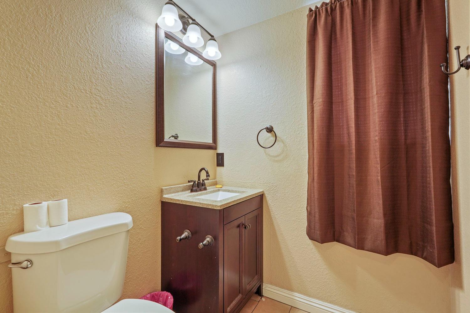 Detail Gallery Image 21 of 42 For 130 E Mount Diablo Ave, Tracy,  CA 95376 - 3 Beds | 2/1 Baths