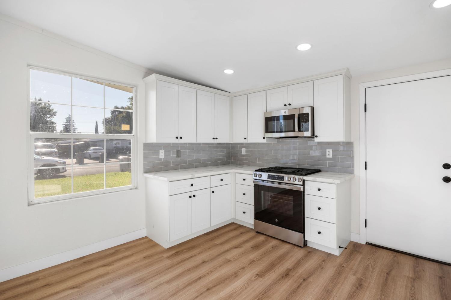 Detail Gallery Image 21 of 53 For 750 Douglas St, West Sacramento,  CA 95605 - 5 Beds | 2 Baths