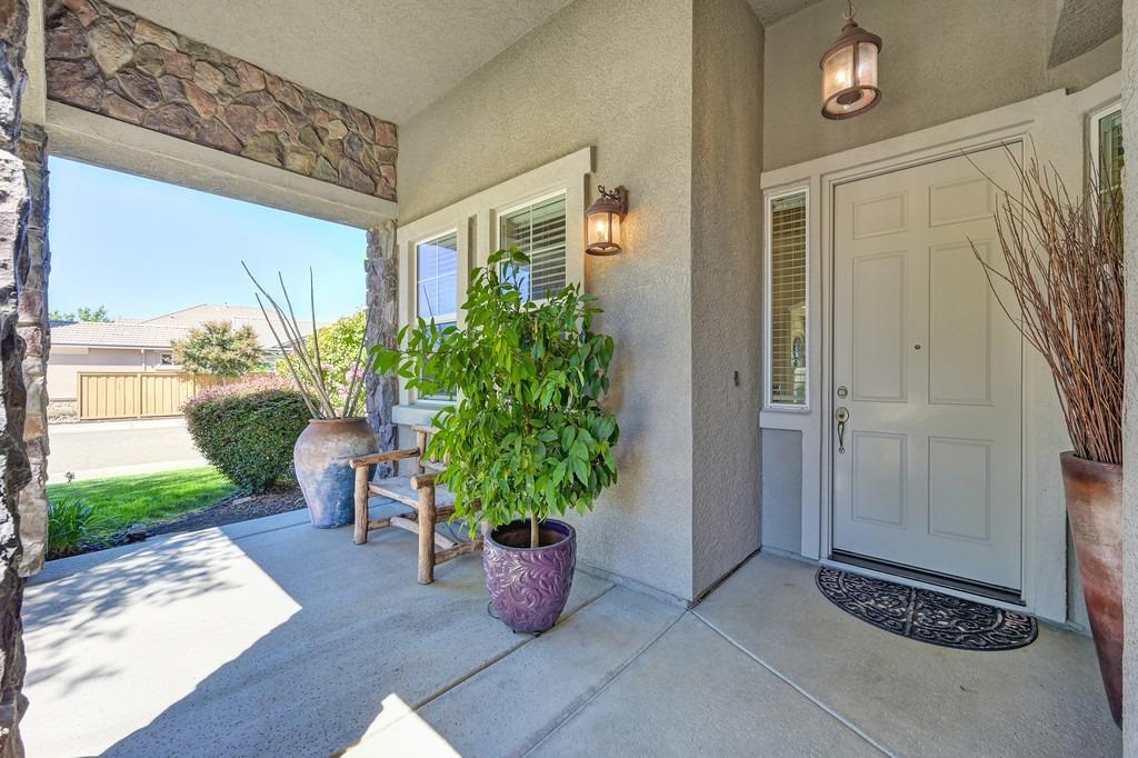 Detail Gallery Image 5 of 49 For 2209 Stockman Cir, Folsom,  CA 95630 - 4 Beds | 2 Baths