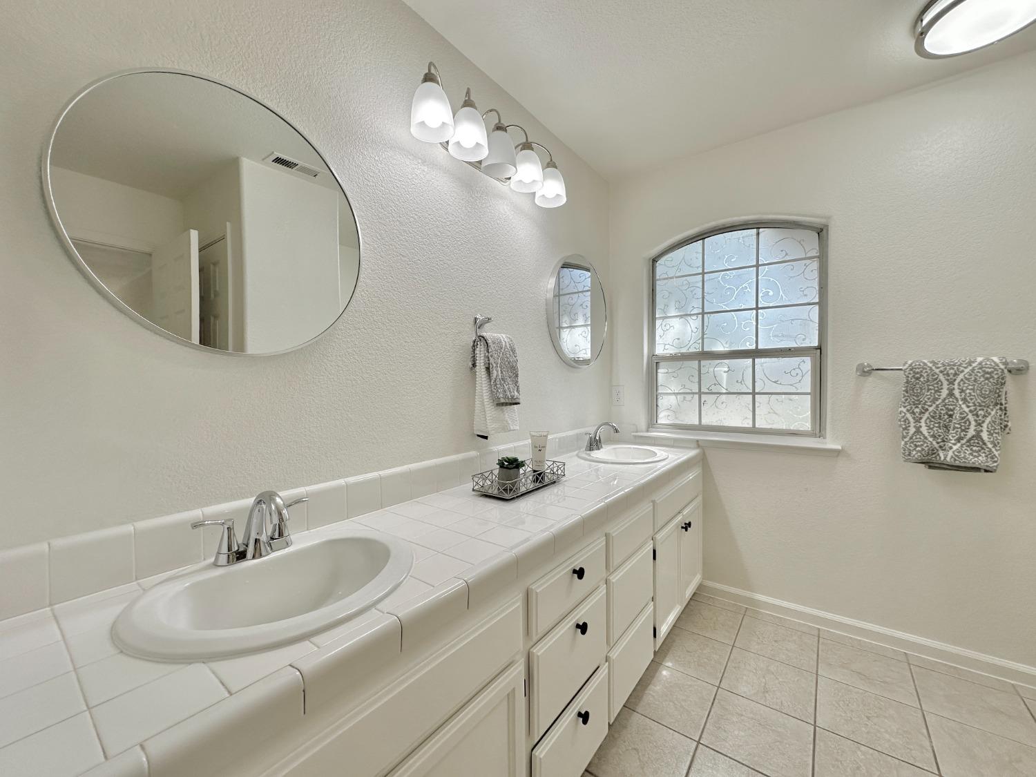 Detail Gallery Image 23 of 26 For 3463 Koso St, Davis,  CA 95618 - 4 Beds | 2/1 Baths