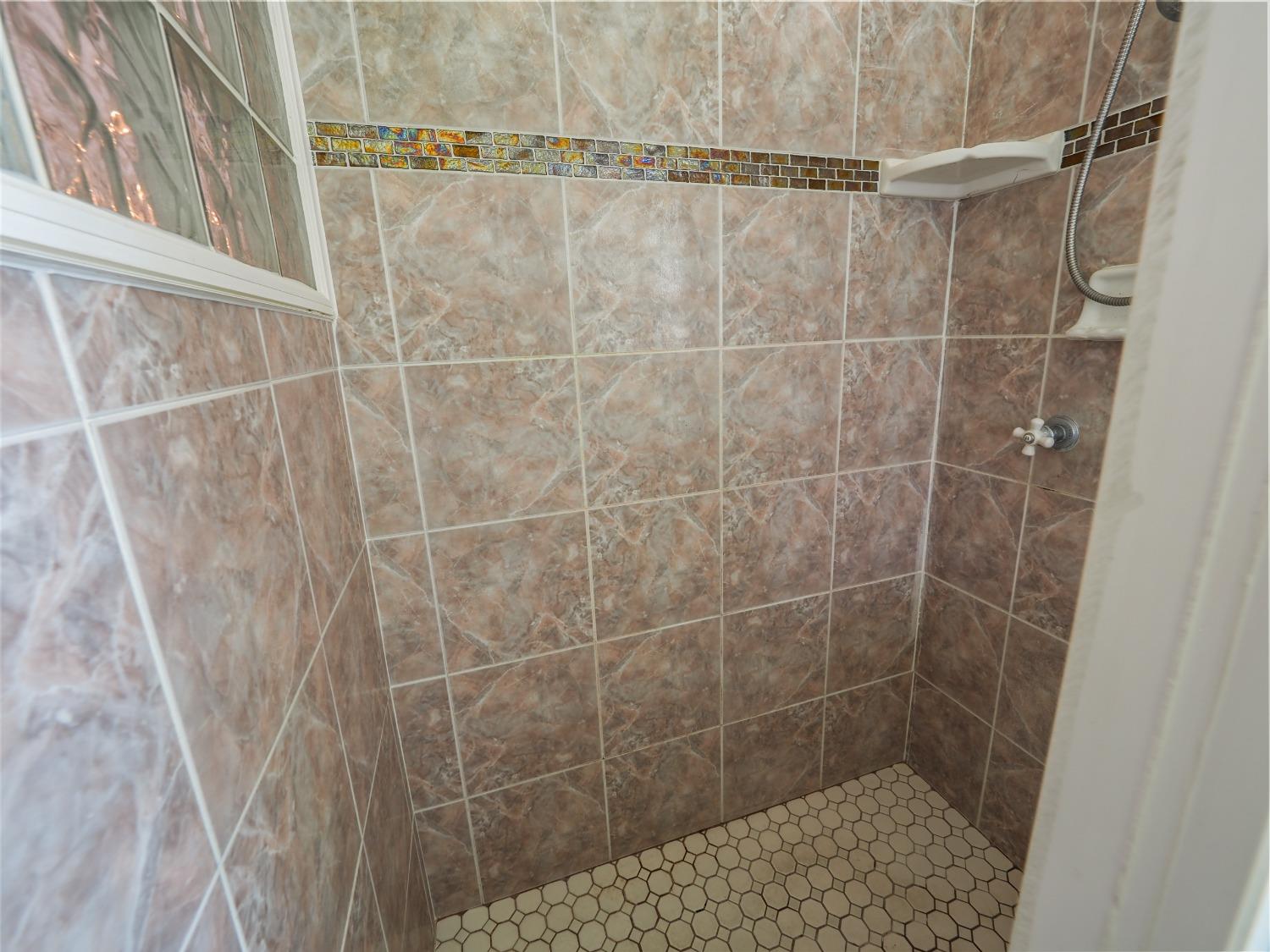 Detail Gallery Image 18 of 41 For 1816 Eastern Ave, Sacramento,  CA 95864 - 3 Beds | 2 Baths