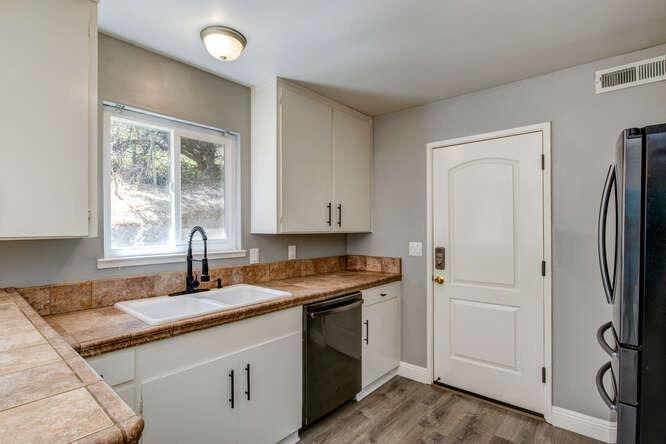 Detail Gallery Image 14 of 61 For 9280 Highway 26, Mokelumne Hill,  CA 95245 - 3 Beds | 2 Baths