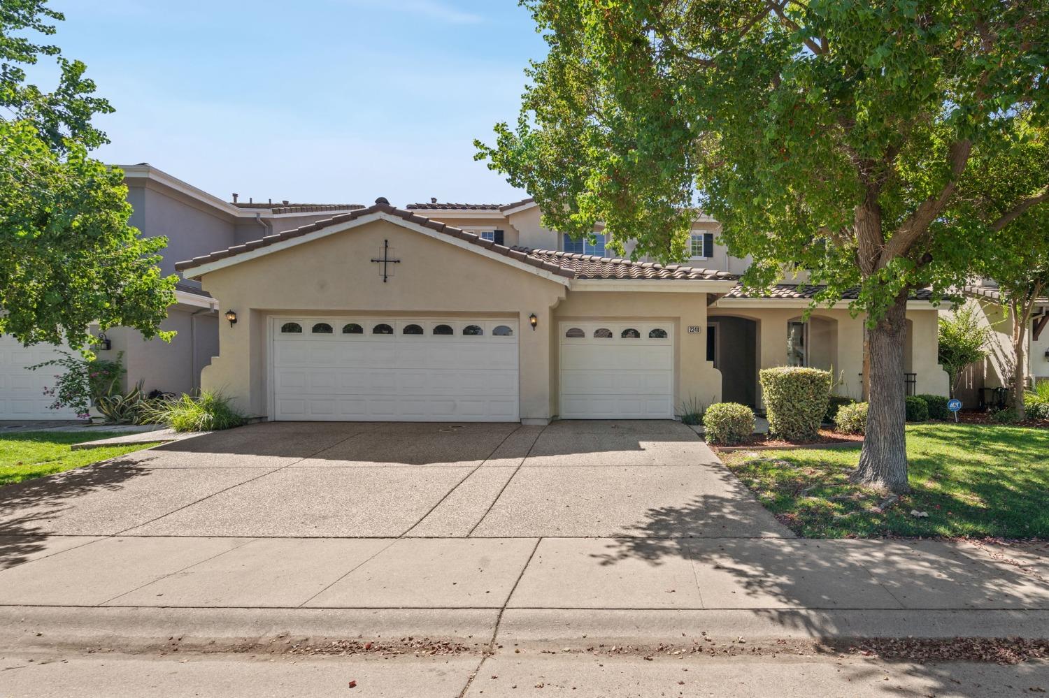 Detail Gallery Image 1 of 31 For 2248 Able Way, Sacramento,  CA 95835 - 5 Beds | 4/1 Baths