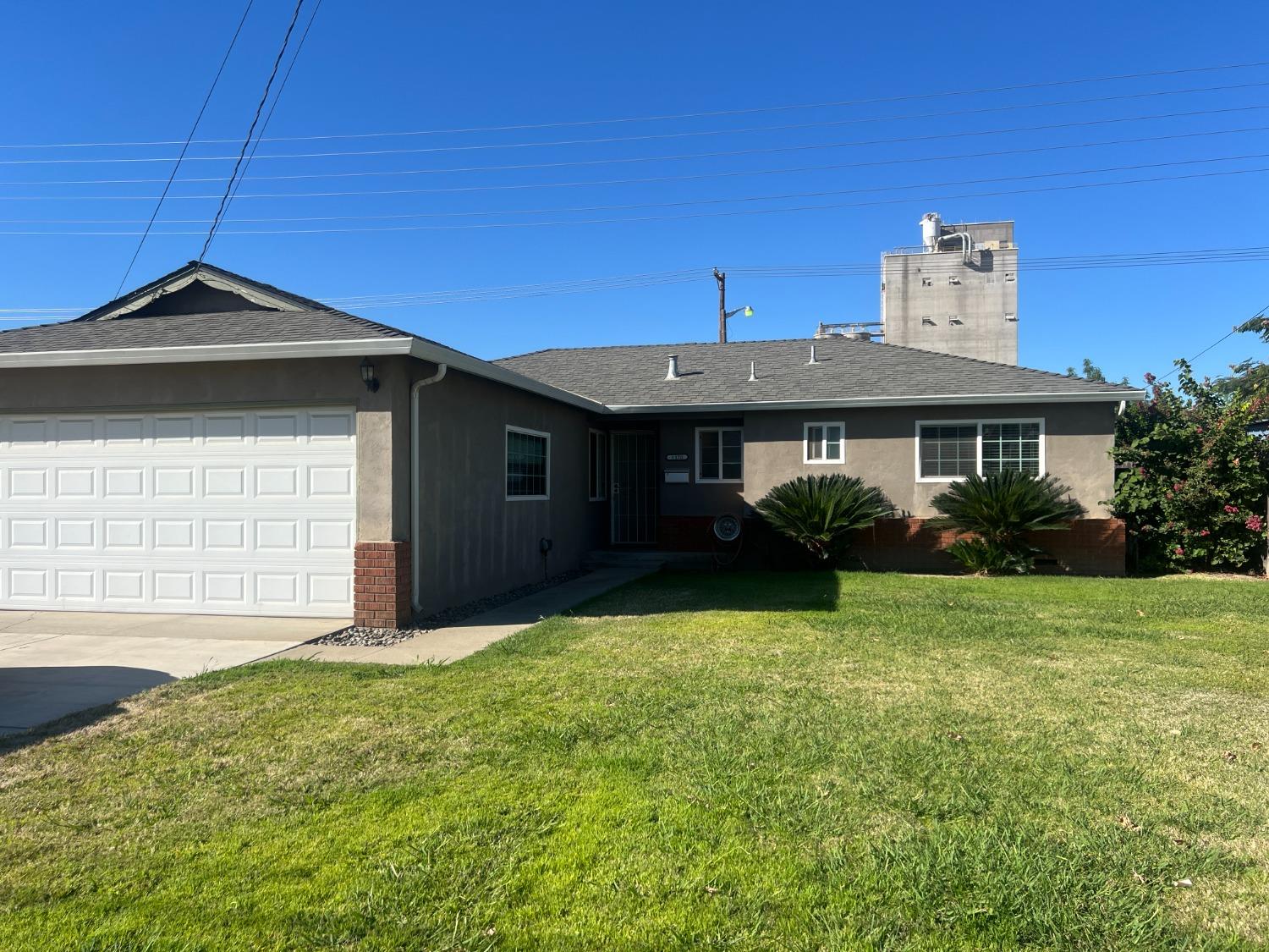 Detail Gallery Image 1 of 37 For 1170 S Minaret Ave, Turlock,  CA 95380 - 3 Beds | 2 Baths