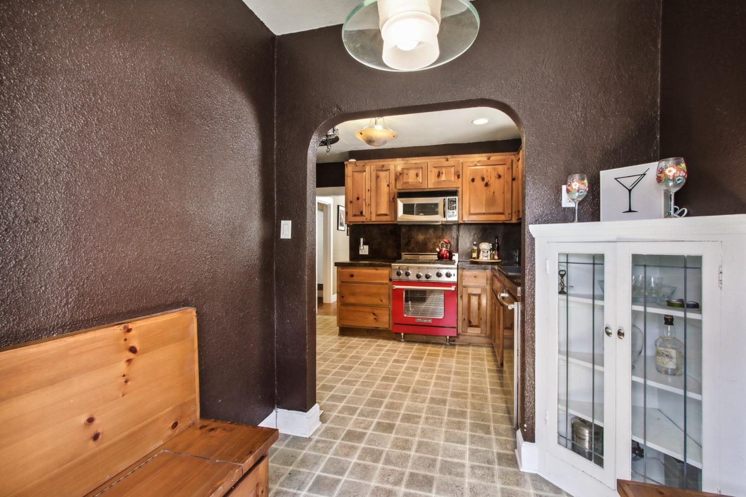 Detail Gallery Image 28 of 44 For 2221 23rd St, Sacramento,  CA 95818 - 2 Beds | 1 Baths