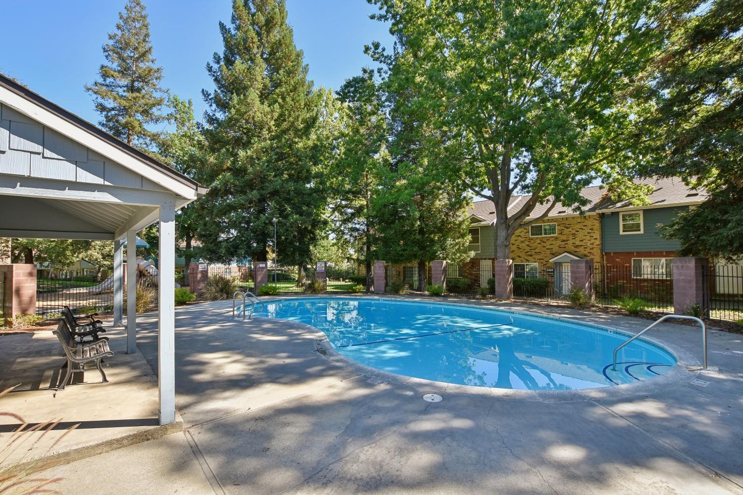 Detail Gallery Image 35 of 36 For 4051 Oak Villa Cir, Carmichael,  CA 95608 - 3 Beds | 2 Baths