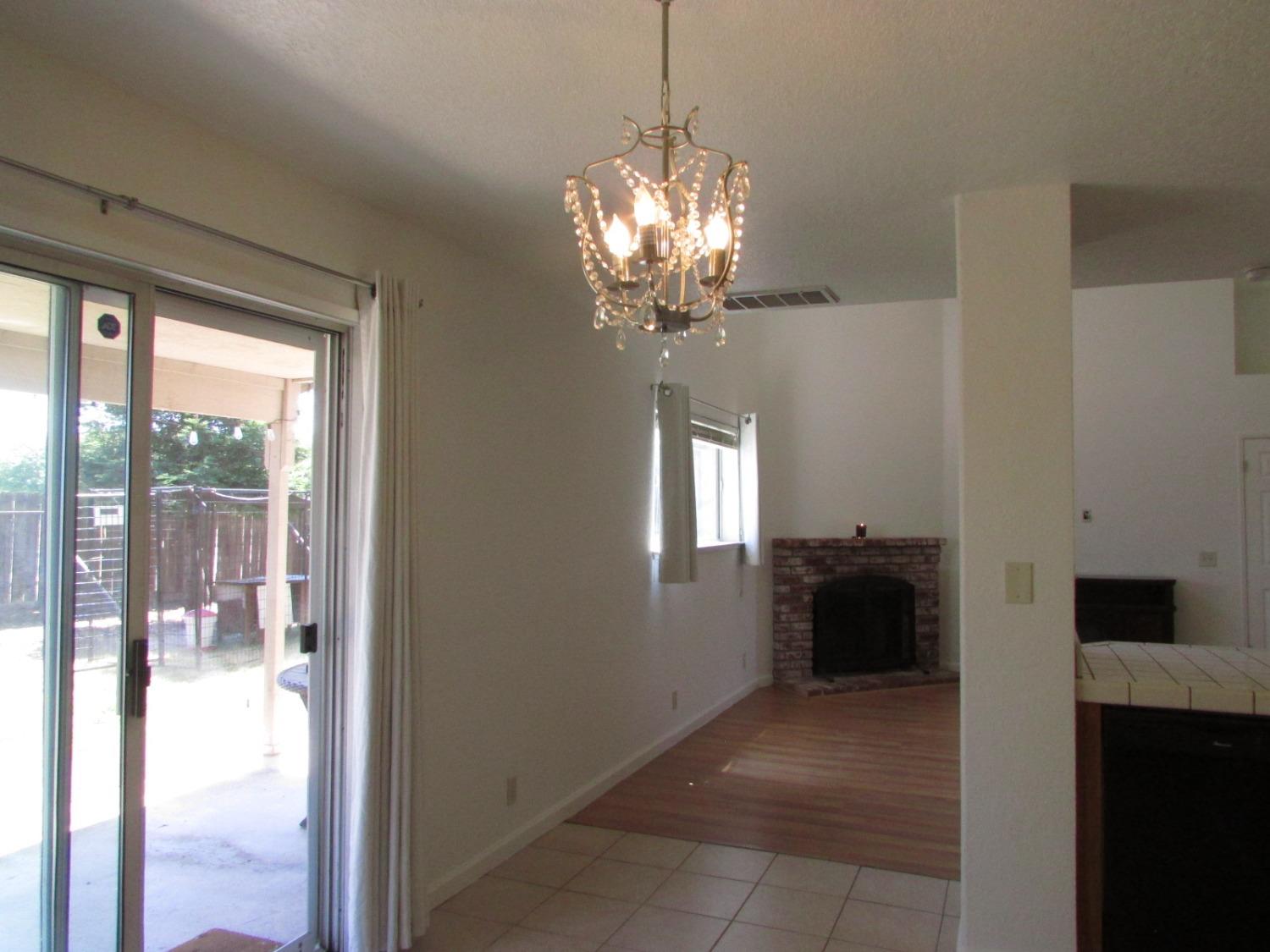 Detail Gallery Image 18 of 46 For 1560 Bluethroat Dr, Turlock,  CA 95382 - 3 Beds | 2/1 Baths