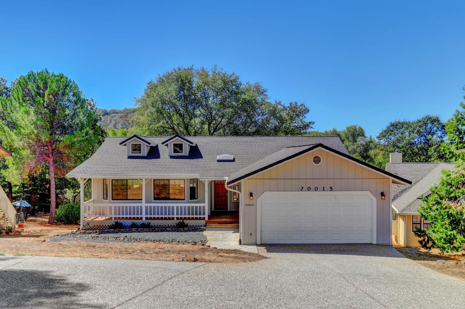 Detail Gallery Image 1 of 24 For 20015 Echo Blue Dr, Penn Valley,  CA 95946 - 3 Beds | 2 Baths