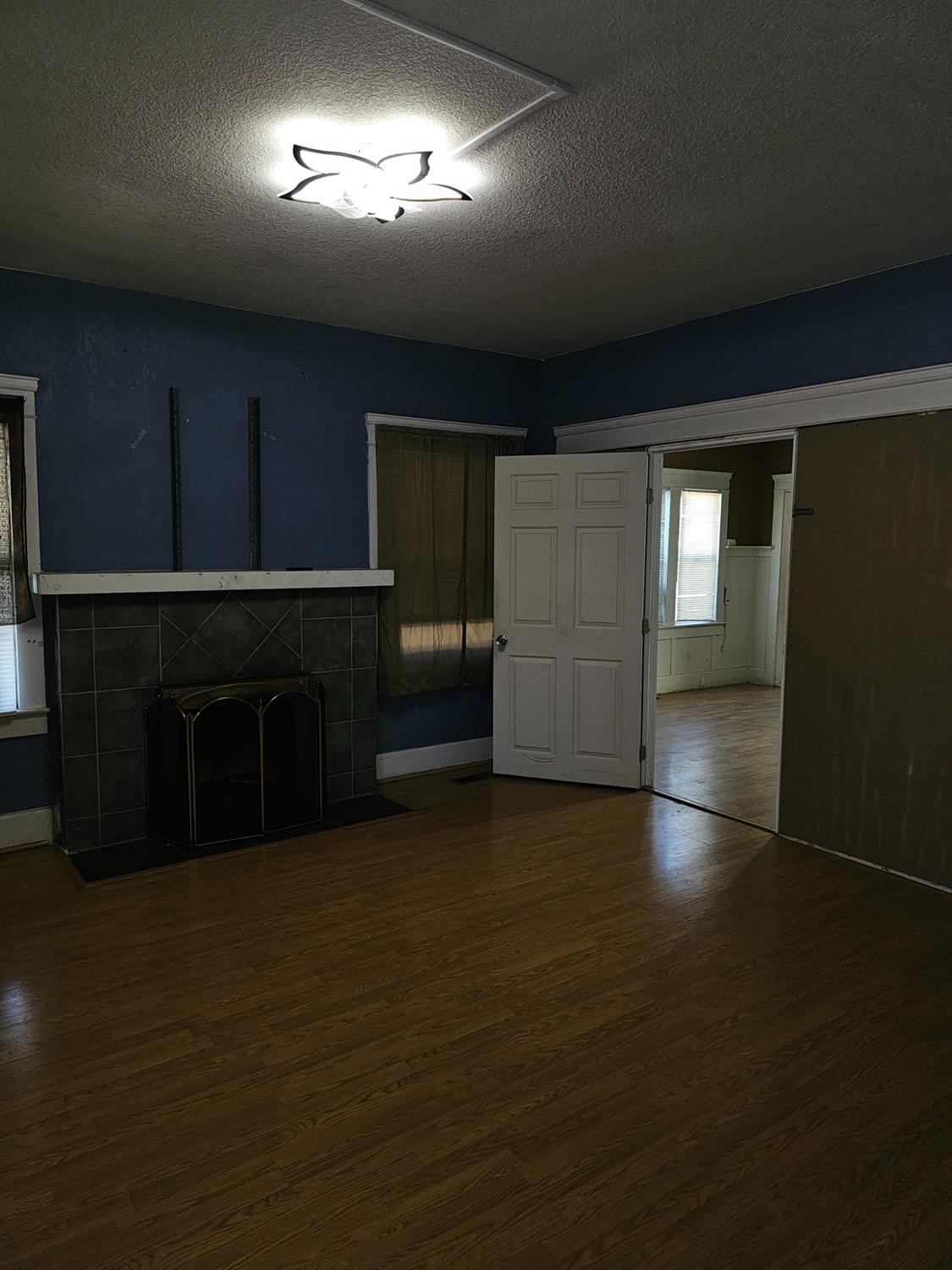 Detail Gallery Image 5 of 11 For 478 W Main St, Turlock,  CA 95380 - 3 Beds | 1 Baths