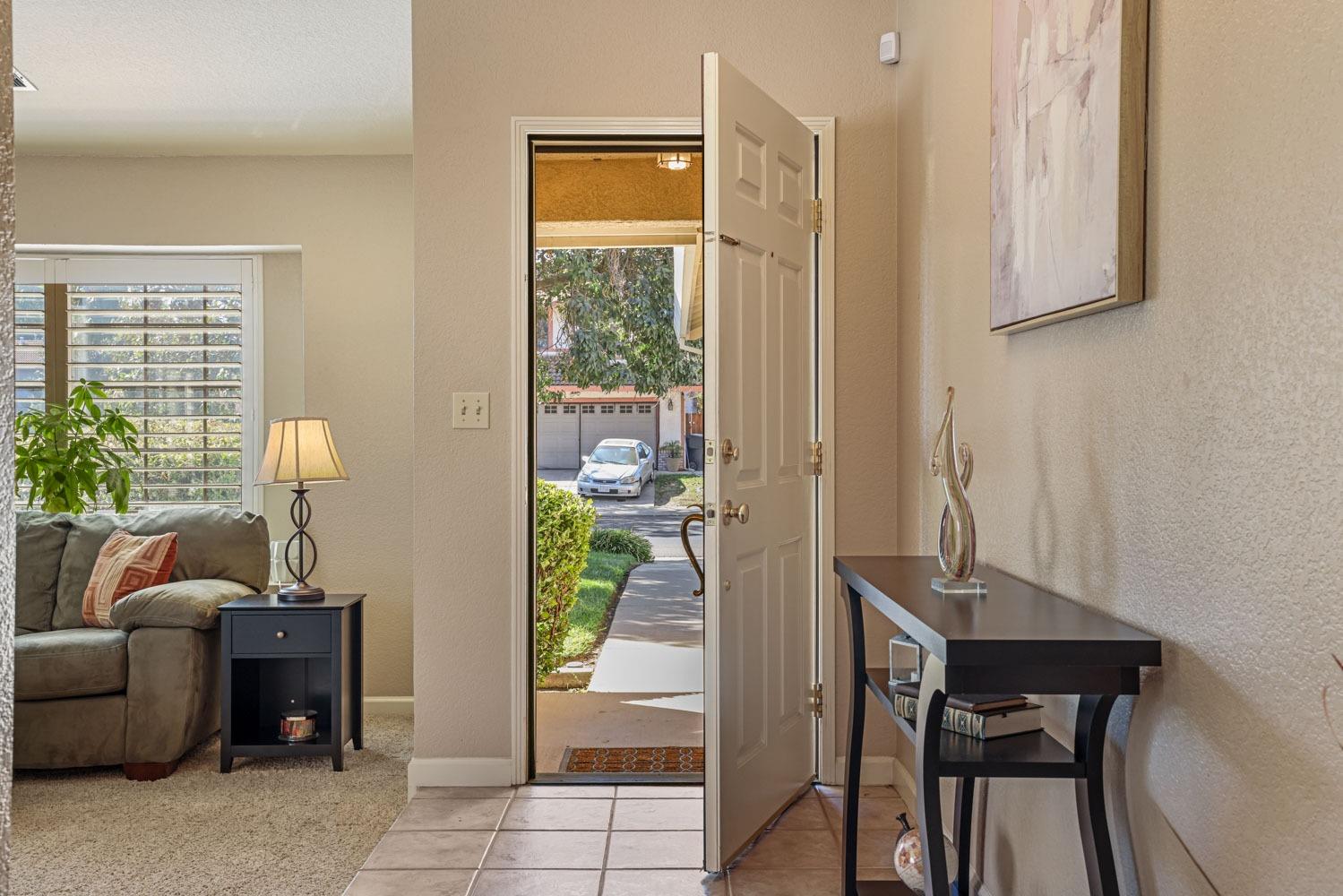 Detail Gallery Image 4 of 40 For 1005 Norway Ave, Modesto,  CA 95350 - 3 Beds | 2 Baths