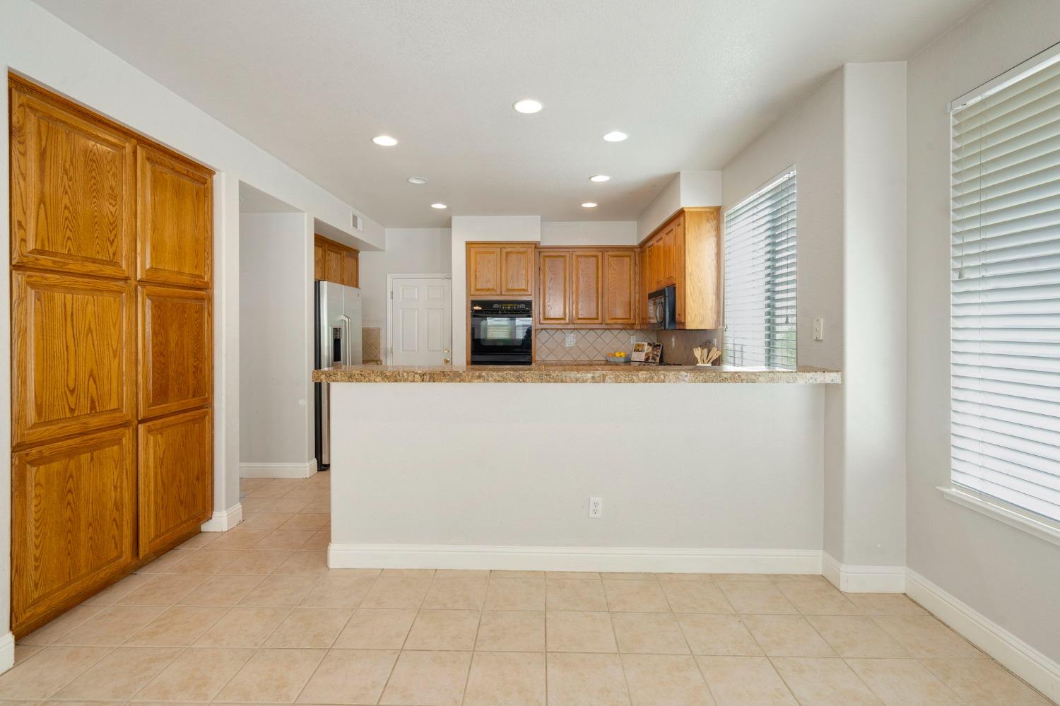 Detail Gallery Image 14 of 31 For 2248 Able Way, Sacramento,  CA 95835 - 5 Beds | 4/1 Baths