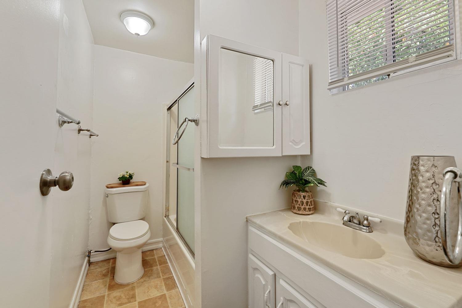 Detail Gallery Image 27 of 38 For 1741 Milton St, Stockton,  CA 95205 - 3 Beds | 1 Baths