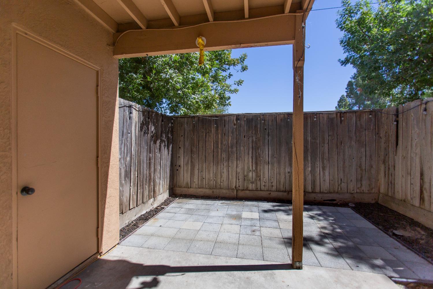 Detail Gallery Image 16 of 17 For 581 Lincoln Ave #B,  Modesto,  CA 95354 - 3 Beds | 1/1 Baths