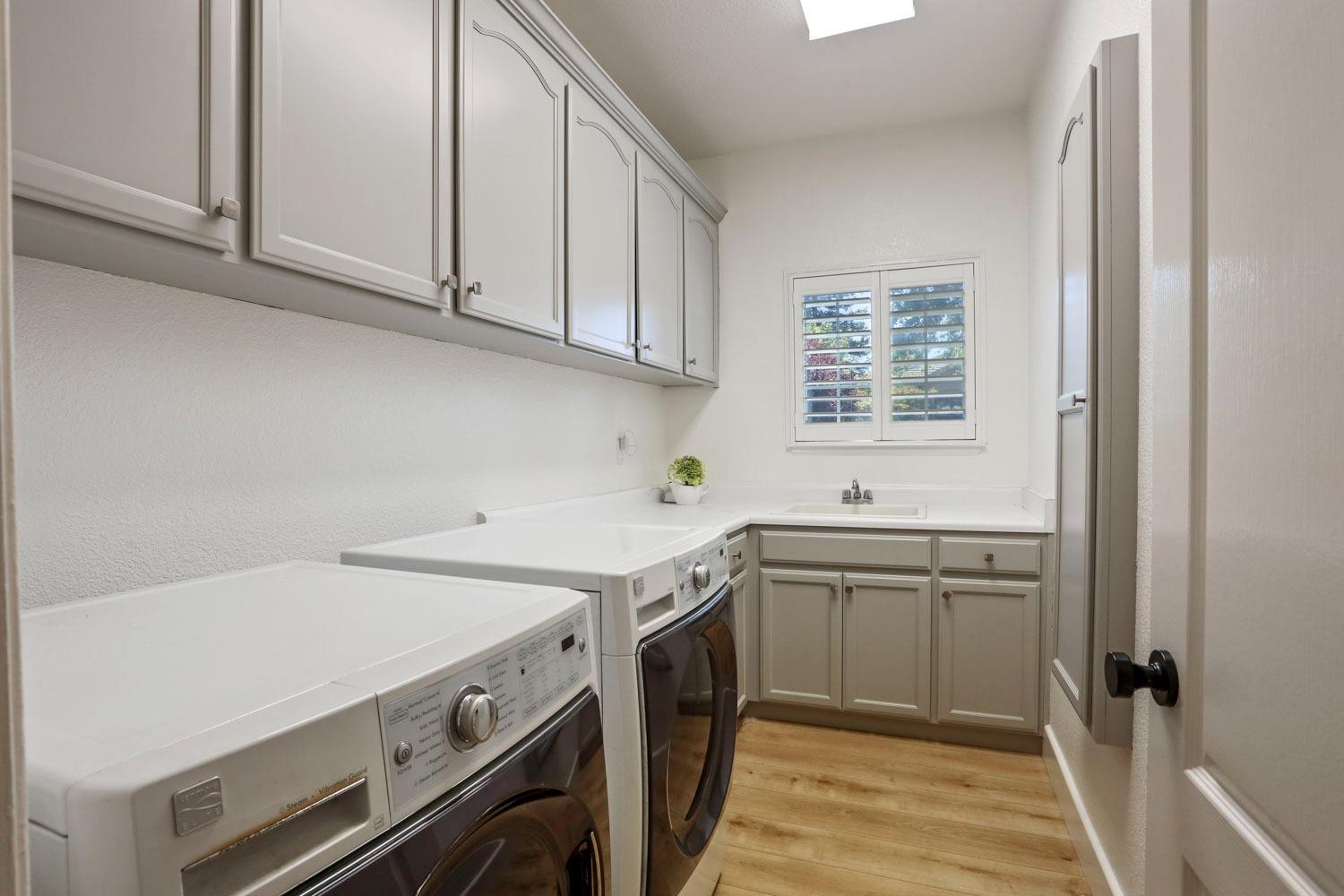 Detail Gallery Image 17 of 58 For 3611 Longcove Ct, Stockton,  CA 95219 - 4 Beds | 2/1 Baths