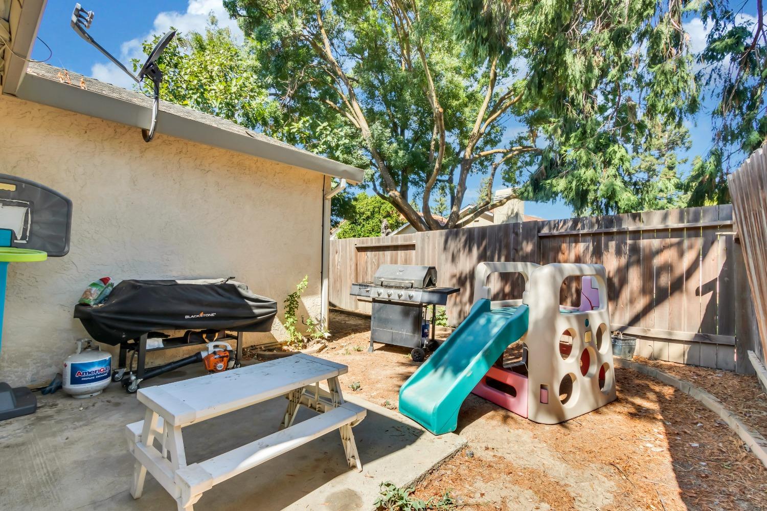 Detail Gallery Image 30 of 40 For 1757 Bridgecreek Dr, Sacramento,  CA 95833 - 2 Beds | 2 Baths