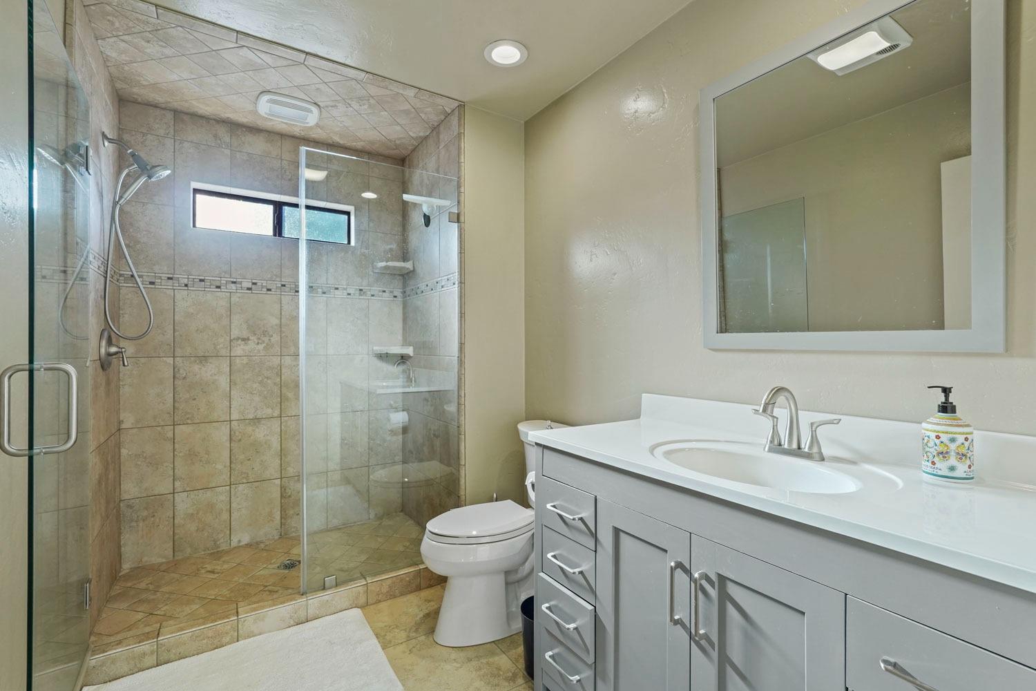 Detail Gallery Image 9 of 28 For 27741 Sowles Rd, Galt,  CA 95632 - 3 Beds | 2/1 Baths