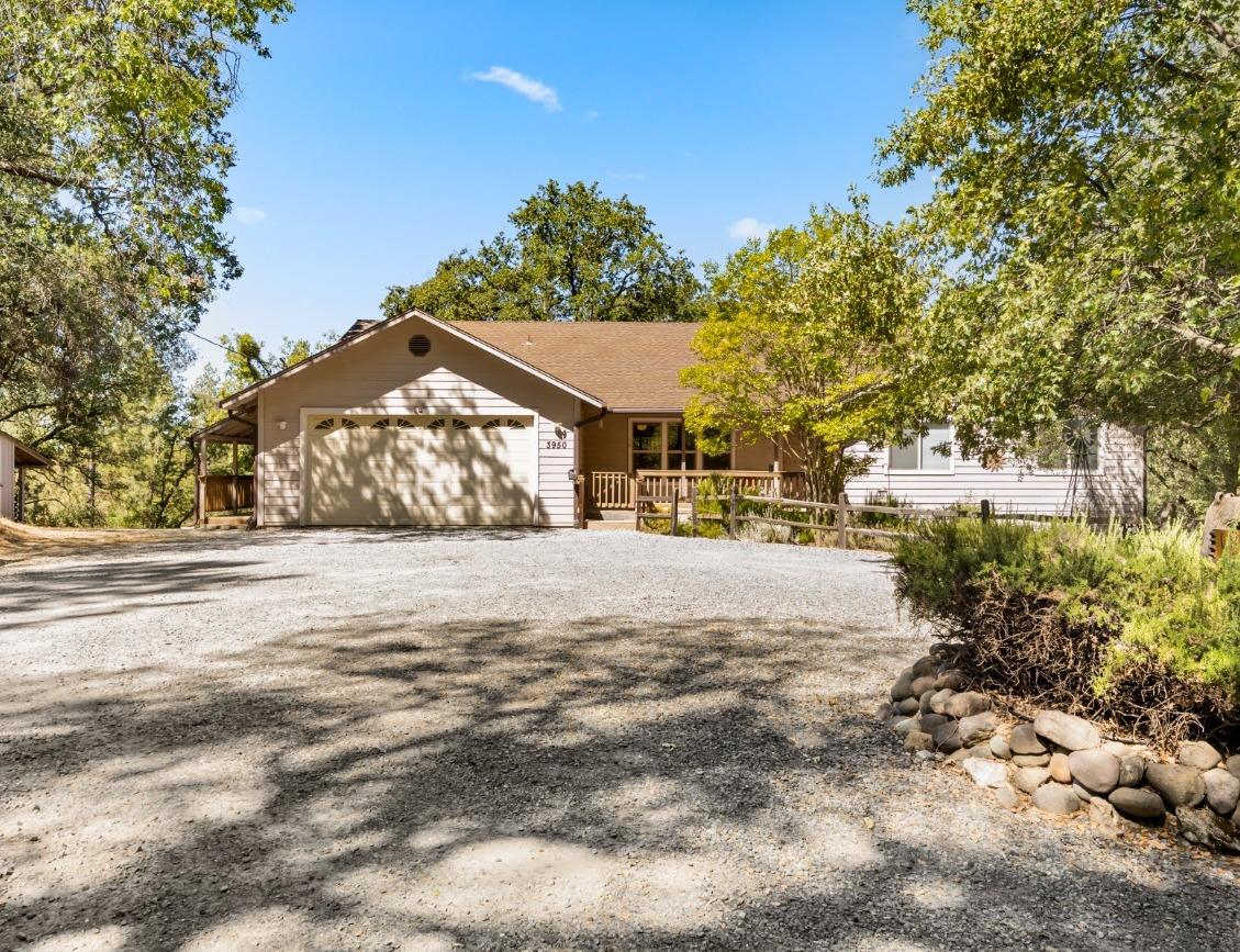 Detail Gallery Image 1 of 1 For 3950 Coon Hollow Rd, Placerville,  CA 95667 - 3 Beds | 2 Baths