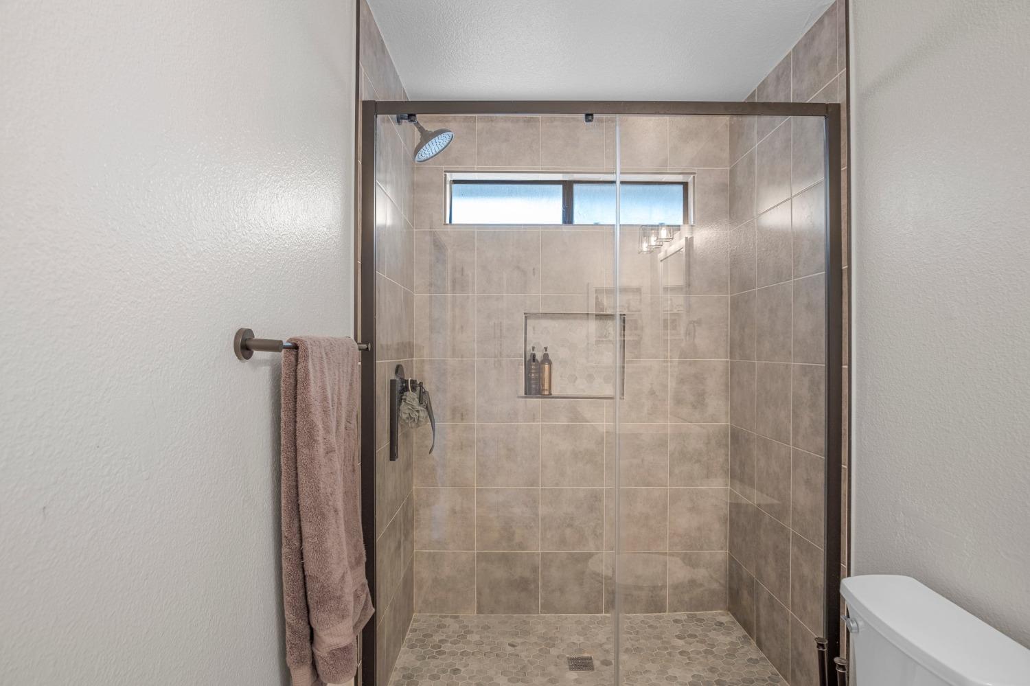 Detail Gallery Image 20 of 30 For 2118 Laura Ct, Hughson,  CA 95326 - 3 Beds | 2 Baths