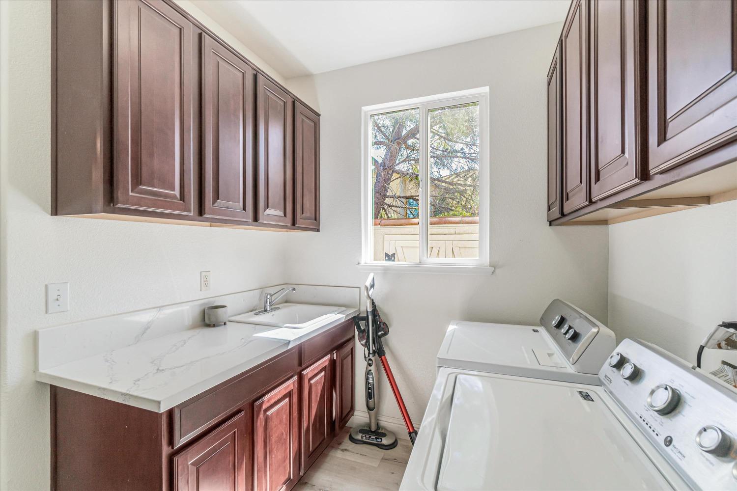 Detail Gallery Image 61 of 75 For 1367 Souza Dr, El Dorado Hills,  CA 95762 - 5 Beds | 3/2 Baths