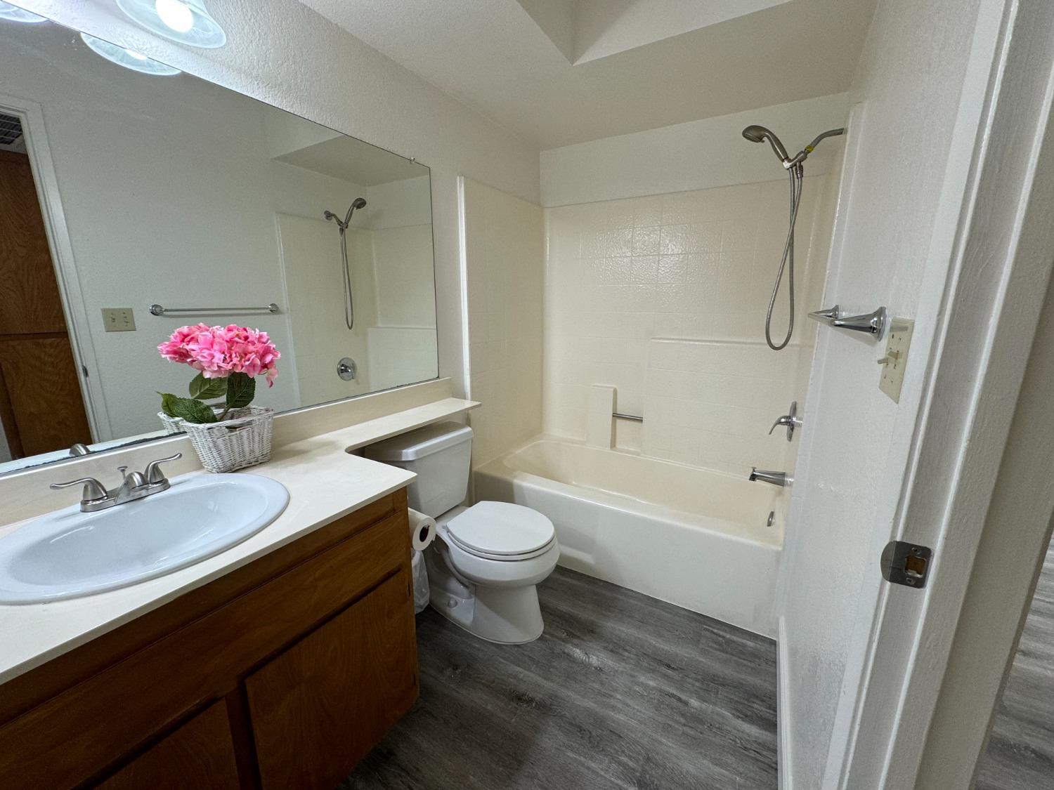 Detail Gallery Image 16 of 22 For 2263 Sandcastle Way, Sacramento,  CA 95833 - 2 Beds | 2 Baths