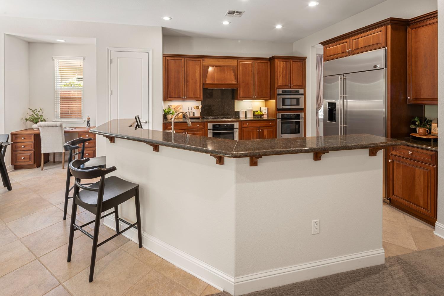 Detail Gallery Image 9 of 43 For 2120 Benton Loop, Roseville,  CA 95747 - 3 Beds | 2/1 Baths