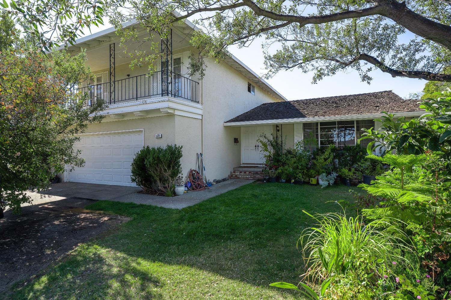 Detail Gallery Image 1 of 1 For 5205 Bristol Pl, Newark,  CA 94560 - 5 Beds | 2/1 Baths