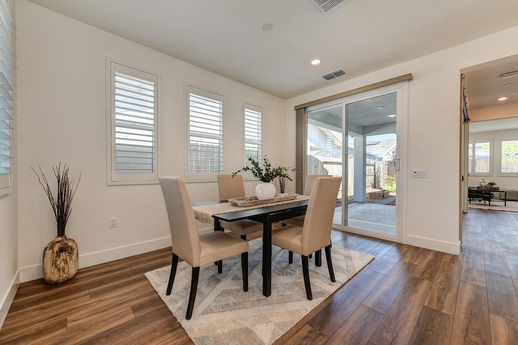 Detail Gallery Image 3 of 35 For 7056 Starburst Ln, Roseville,  CA 95747 - 2 Beds | 2 Baths