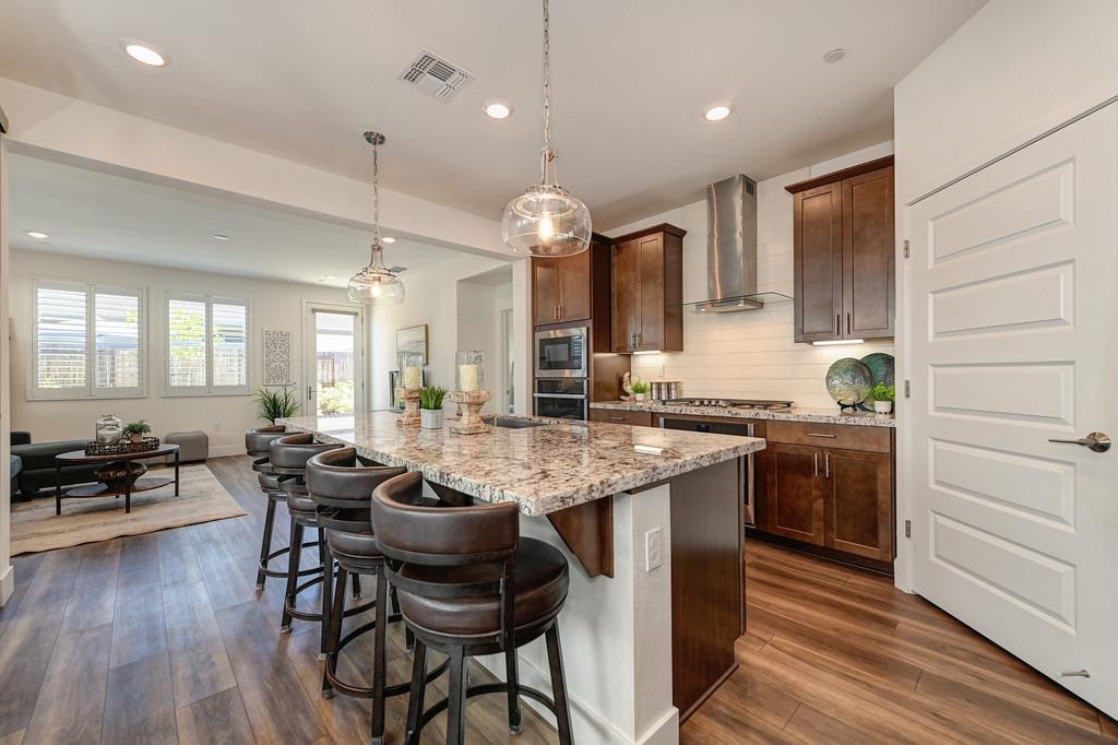 Detail Gallery Image 1 of 35 For 7056 Starburst Ln, Roseville,  CA 95747 - 2 Beds | 2 Baths