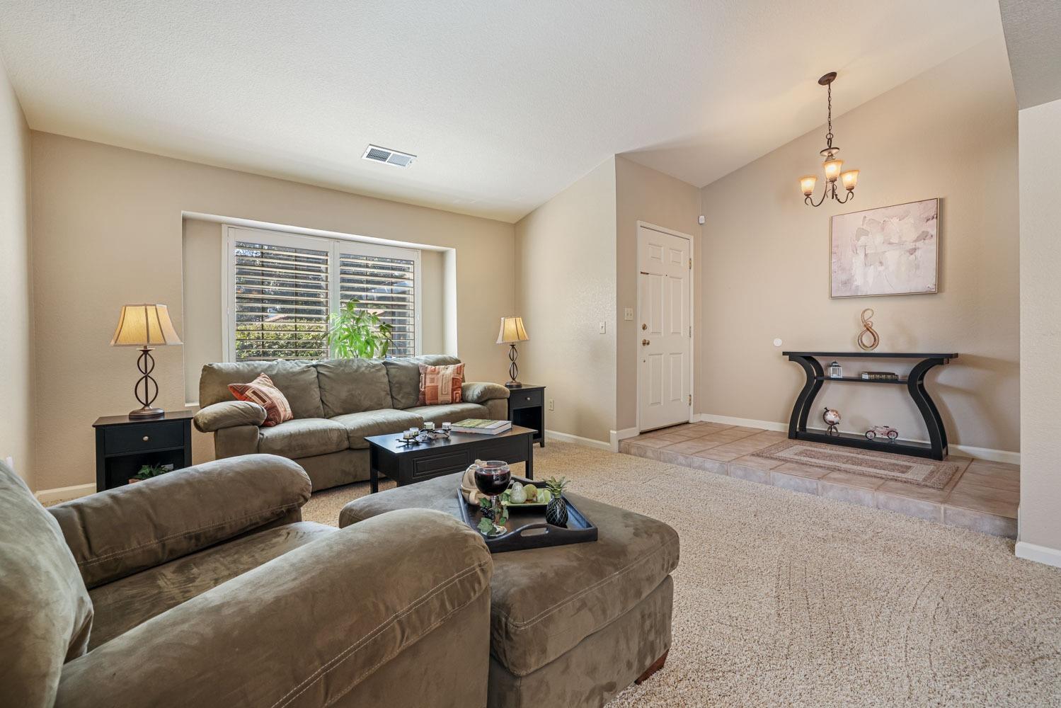 Detail Gallery Image 6 of 40 For 1005 Norway Ave, Modesto,  CA 95350 - 3 Beds | 2 Baths