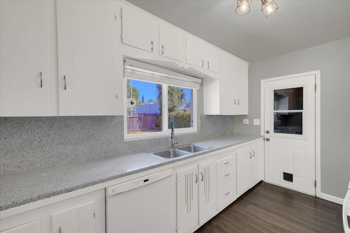 Detail Gallery Image 7 of 16 For 831 Morley Ave, Yuba City,  CA 95991 - 2 Beds | 1 Baths