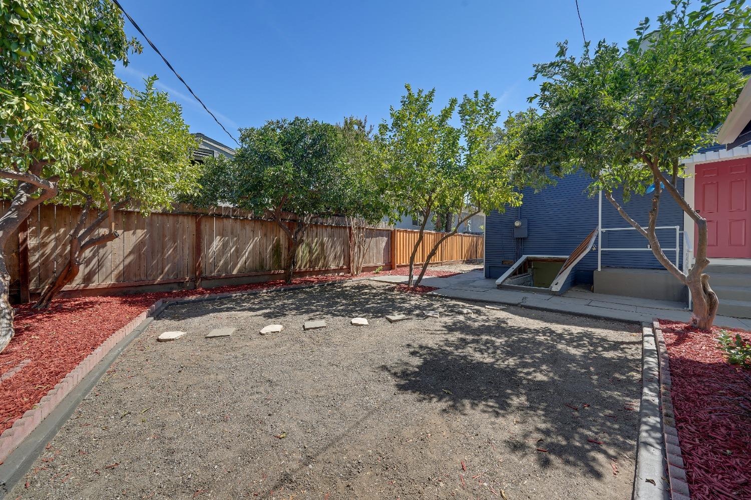 Detail Gallery Image 38 of 43 For 1335 E Flora St, Stockton,  CA 95205 - 2 Beds | 2 Baths