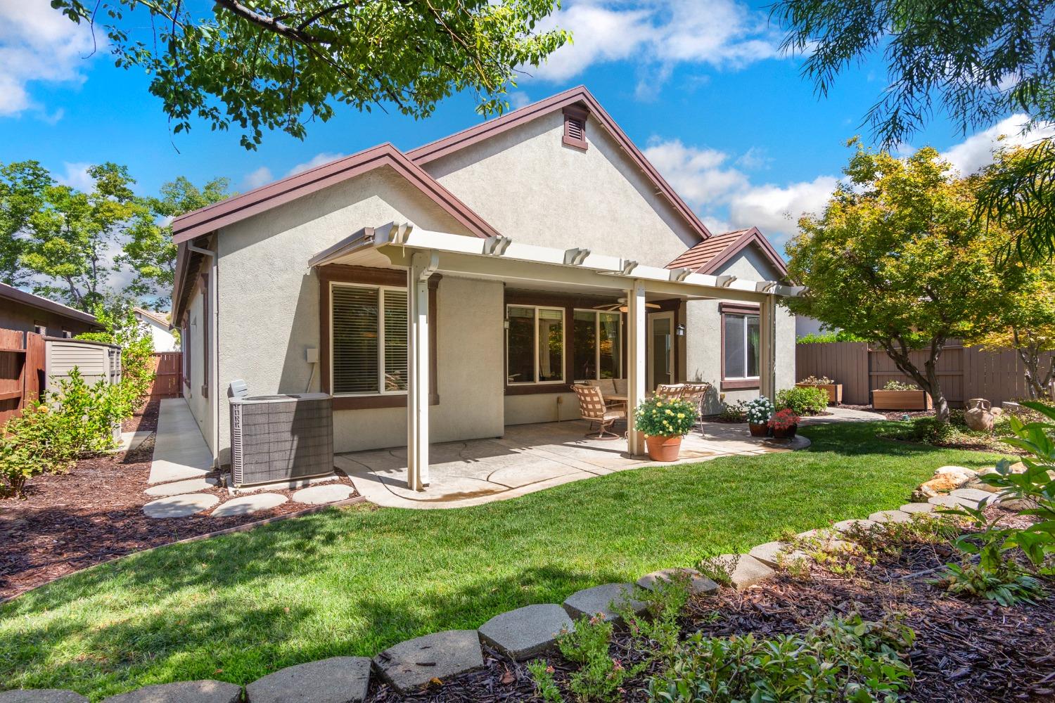 Detail Gallery Image 37 of 43 For 2120 Benton Loop, Roseville,  CA 95747 - 3 Beds | 2/1 Baths