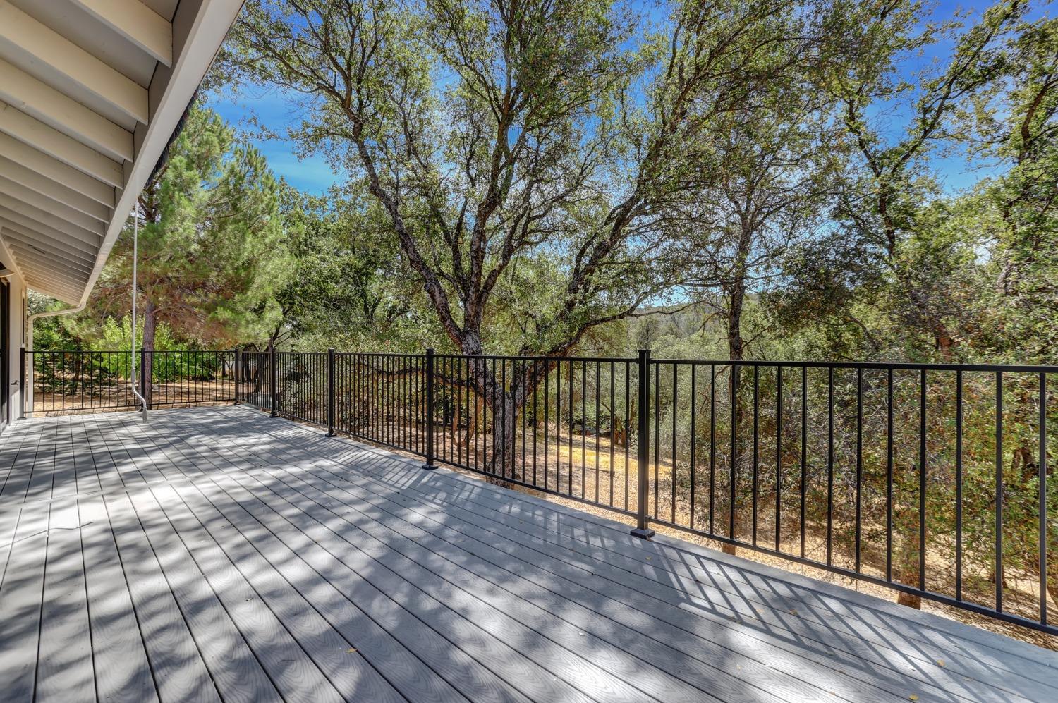 Detail Gallery Image 3 of 24 For 20015 Echo Blue Dr, Penn Valley,  CA 95946 - 3 Beds | 2 Baths