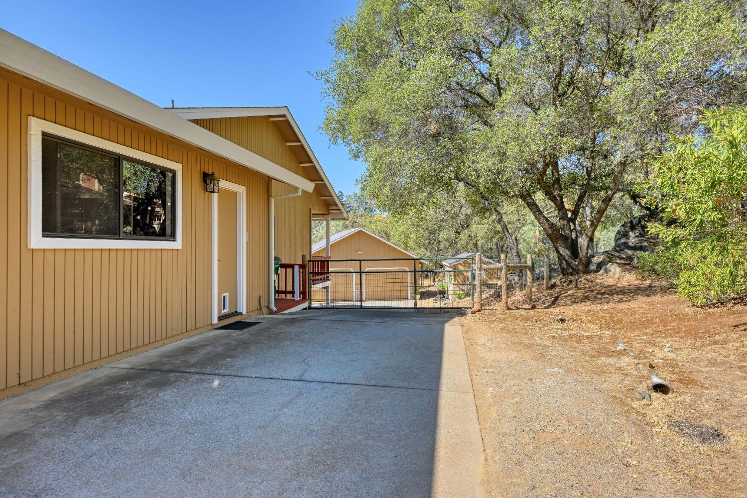 Detail Gallery Image 7 of 70 For 2748 Paymaster Trl, Cool,  CA 95614 - 3 Beds | 2 Baths