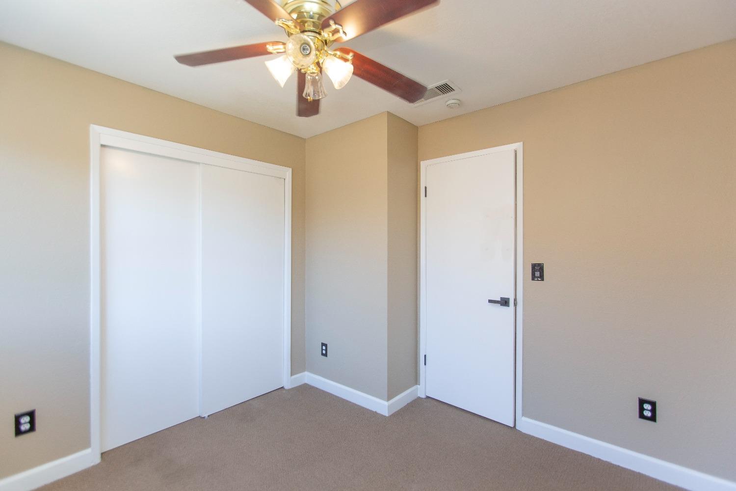 Detail Gallery Image 14 of 17 For 581 Lincoln Ave #B,  Modesto,  CA 95354 - 3 Beds | 1/1 Baths