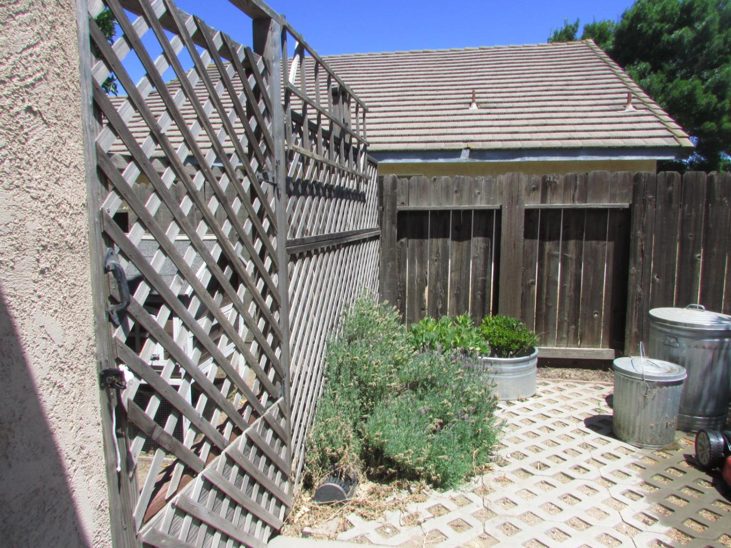 Detail Gallery Image 39 of 46 For 1560 Bluethroat Dr, Turlock,  CA 95382 - 3 Beds | 2/1 Baths