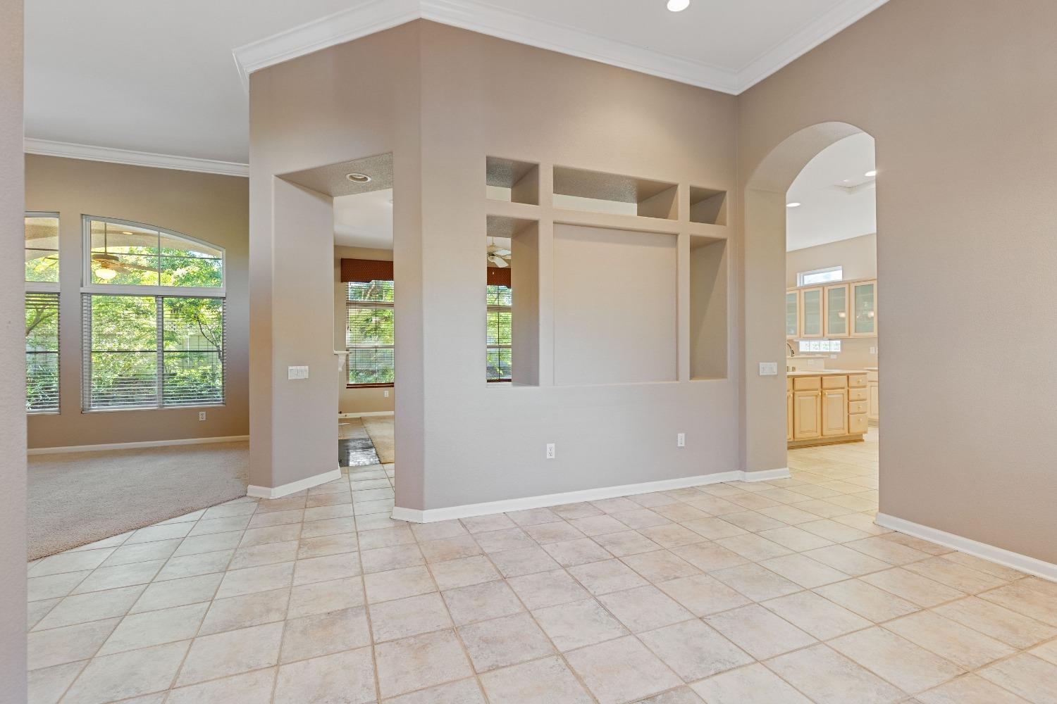 Detail Gallery Image 11 of 53 For 301 Stonework Ct, Roseville,  CA 95747 - 3 Beds | 2/1 Baths