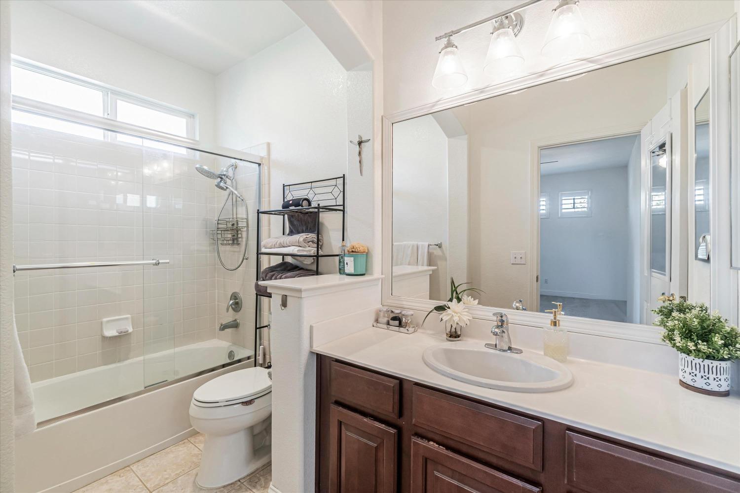 Detail Gallery Image 57 of 75 For 1367 Souza Dr, El Dorado Hills,  CA 95762 - 5 Beds | 2/3 Baths