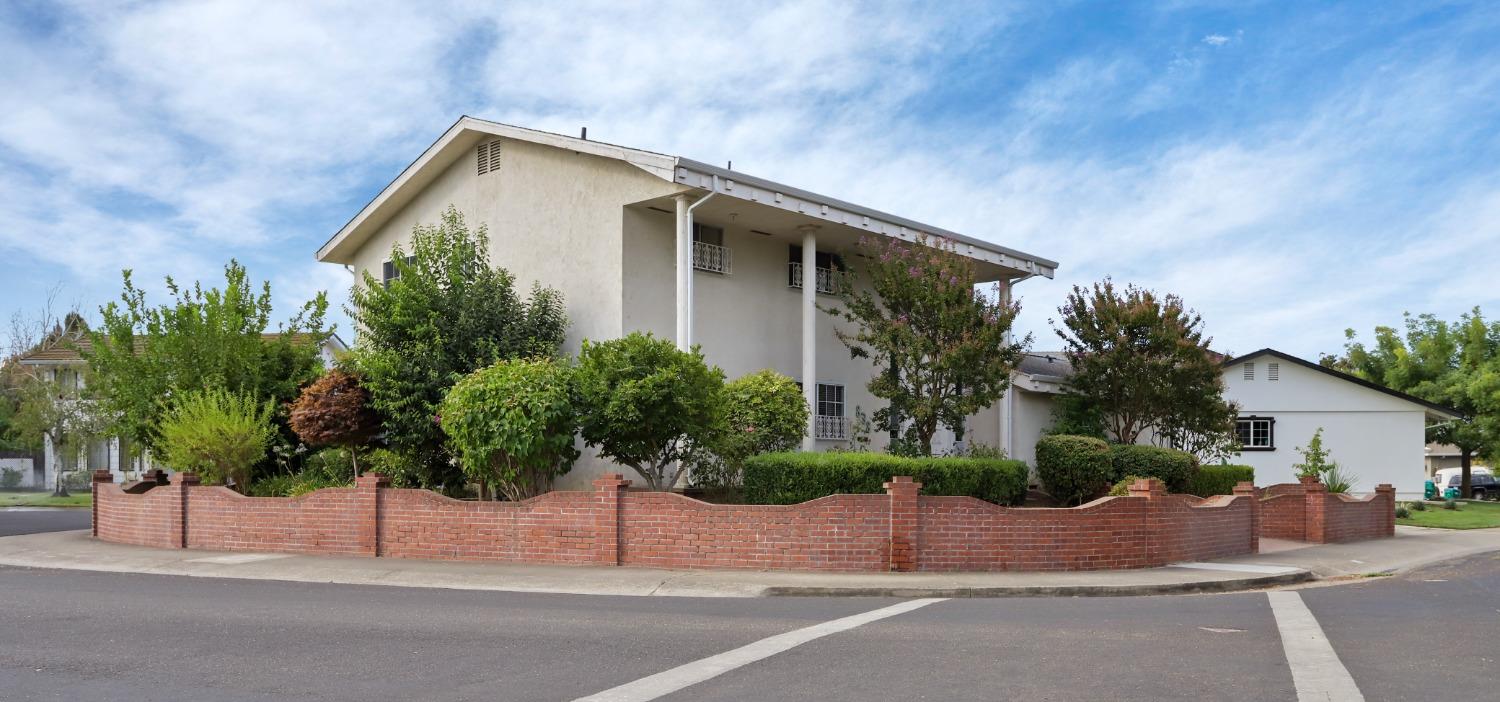 Detail Gallery Image 5 of 33 For 838 Virginia Ave, Lodi,  CA 95242 - 4 Beds | 4/1 Baths