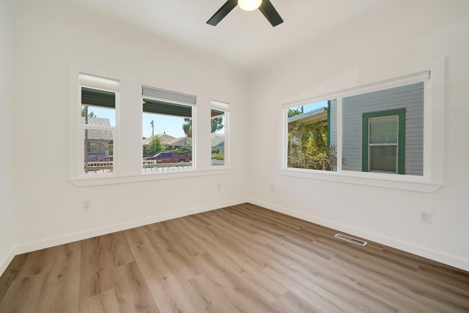 Detail Gallery Image 22 of 43 For 1335 E Flora St, Stockton,  CA 95205 - 2 Beds | 2 Baths