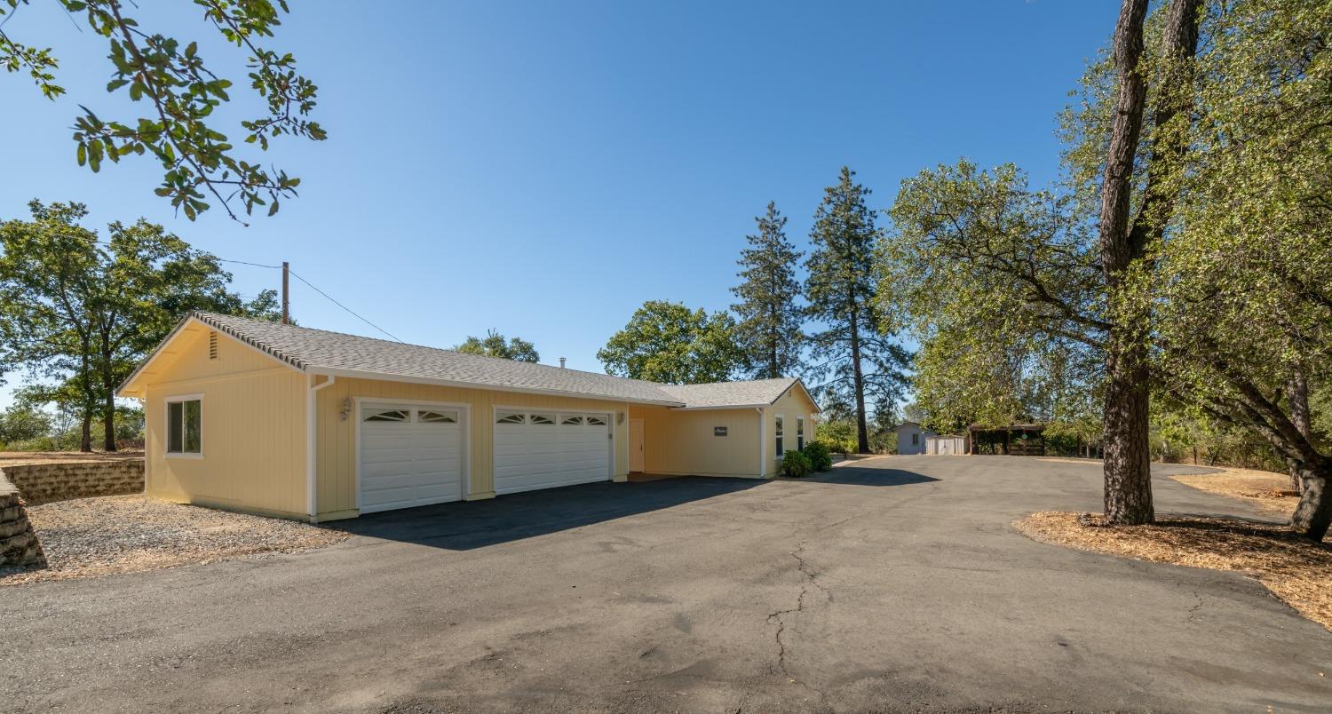 Detail Gallery Image 1 of 25 For 3131 Halyard Ln, Placerville,  CA 95667 - 3 Beds | 2 Baths