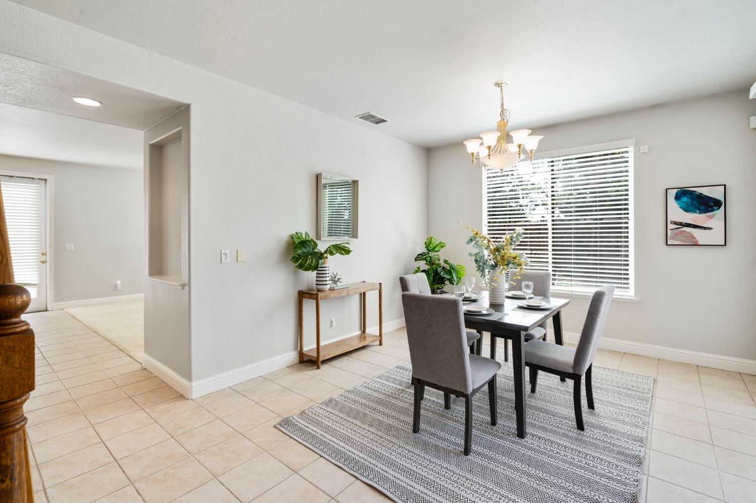 Detail Gallery Image 9 of 31 For 2248 Able Way, Sacramento,  CA 95835 - 5 Beds | 4/1 Baths